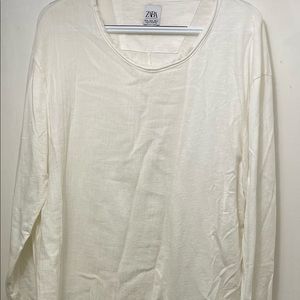 ZARA XL 100% cotton. Profits will go to the person who bought it for me.
